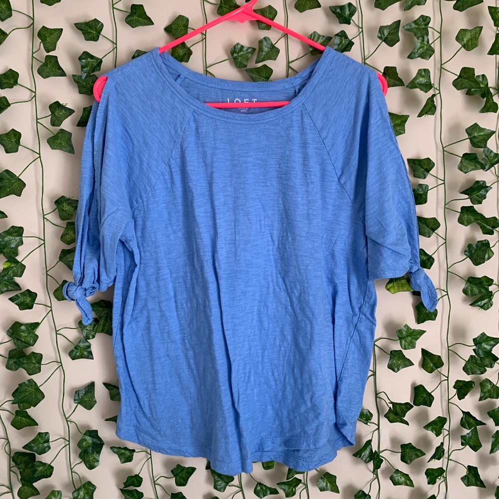 **LIGHTLY WORN** Loft Cold Shoulder Top M